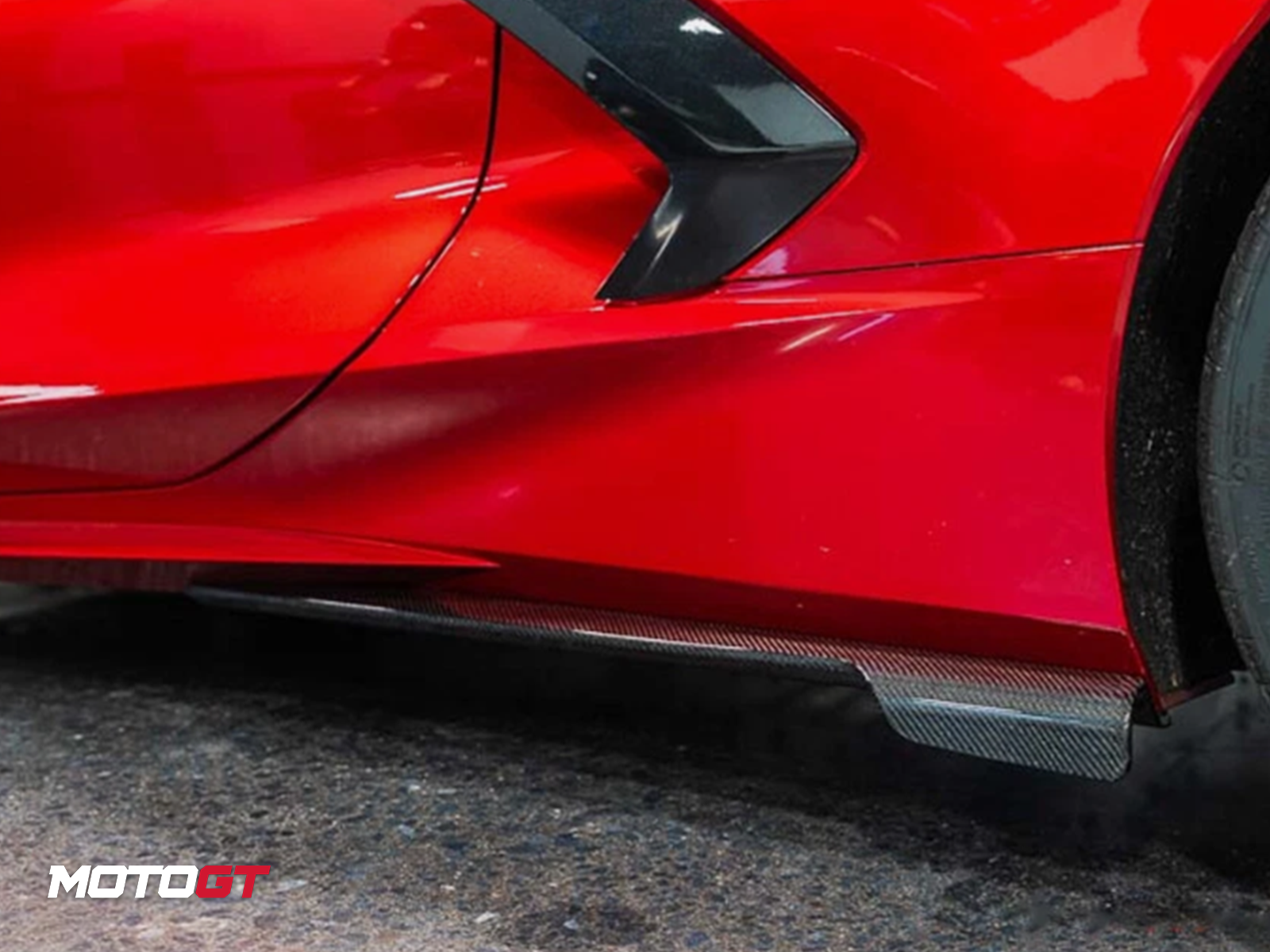 Corvette side skirt trim